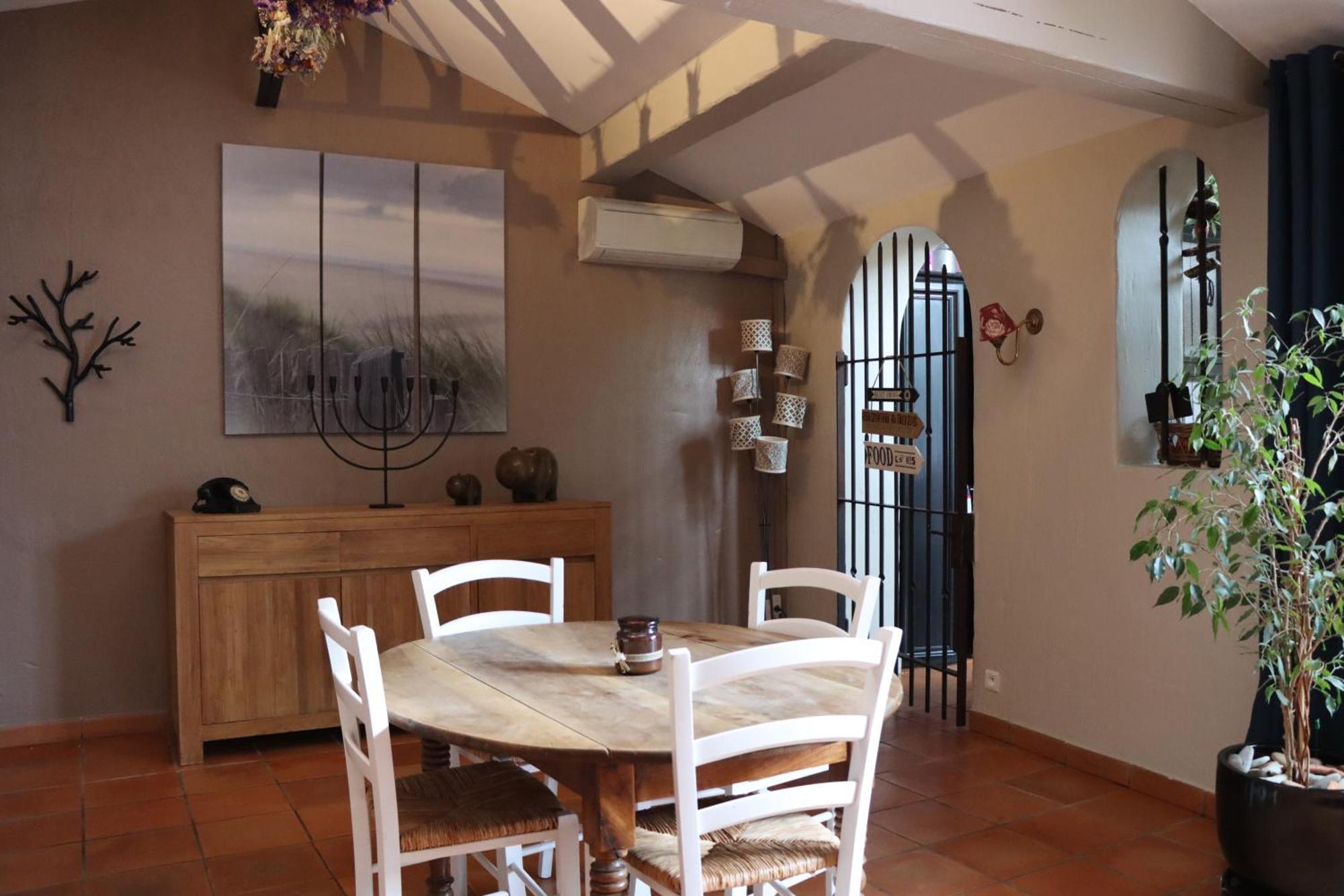 Grand Loft De Charme, Place Du Village A Thuir Exterior photo