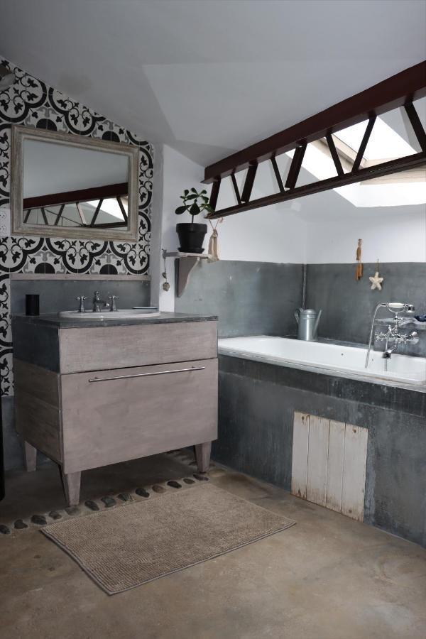 Grand Loft De Charme, Place Du Village A Thuir Exterior photo